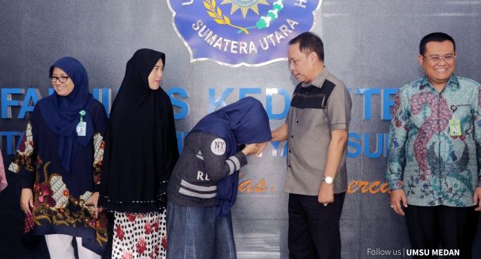 UMSU Berikan Beasiswa Kepada Mahasiswa Korban Gempa Palu