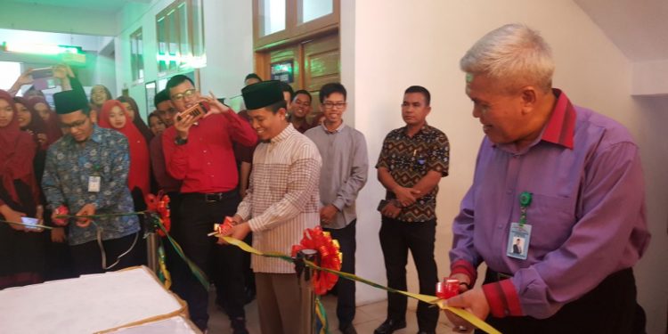 Peresmian English Corner FAI UMSU