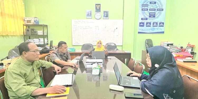 Rapat mempersiapkan dokumen pendampingan