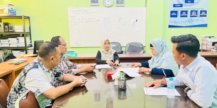 Rapat diskusi internal Menjadi Narasumber Di Universitas Karimun